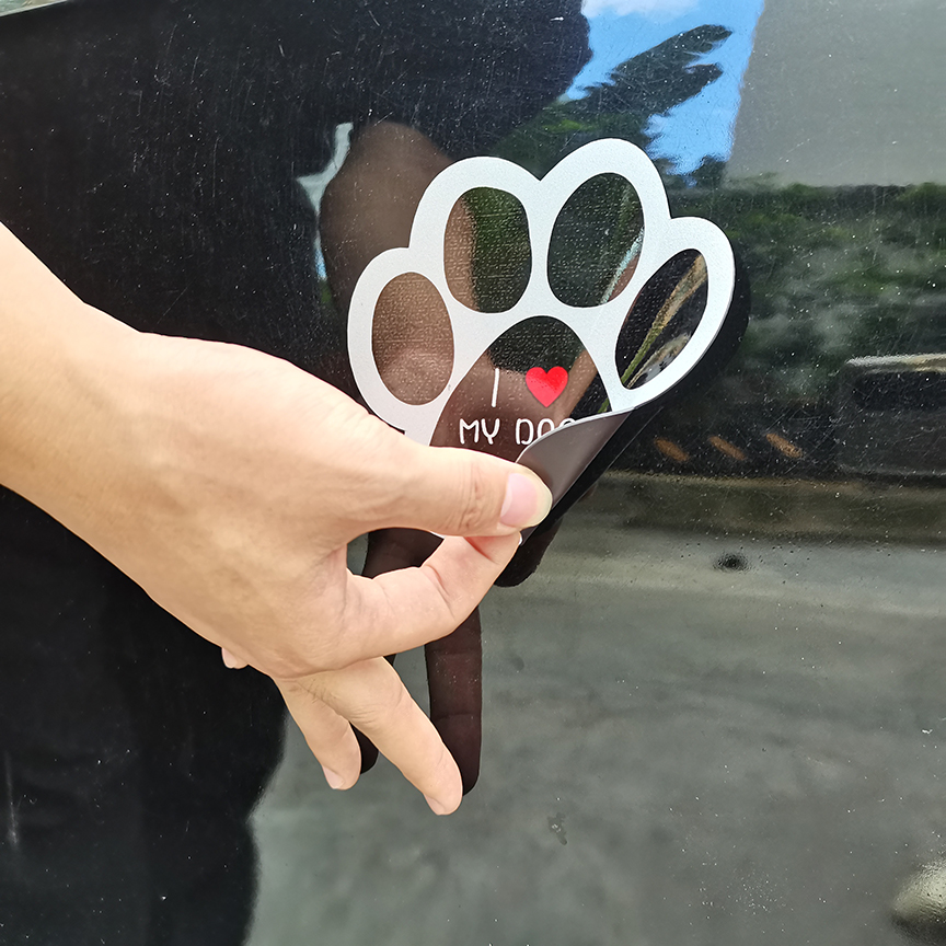 Magnetic stickers leave no trace and can be changed at will.